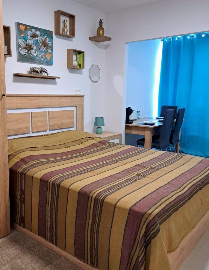 Comfortable Studio With Sea View Apartment Benidorm Bagian luar foto