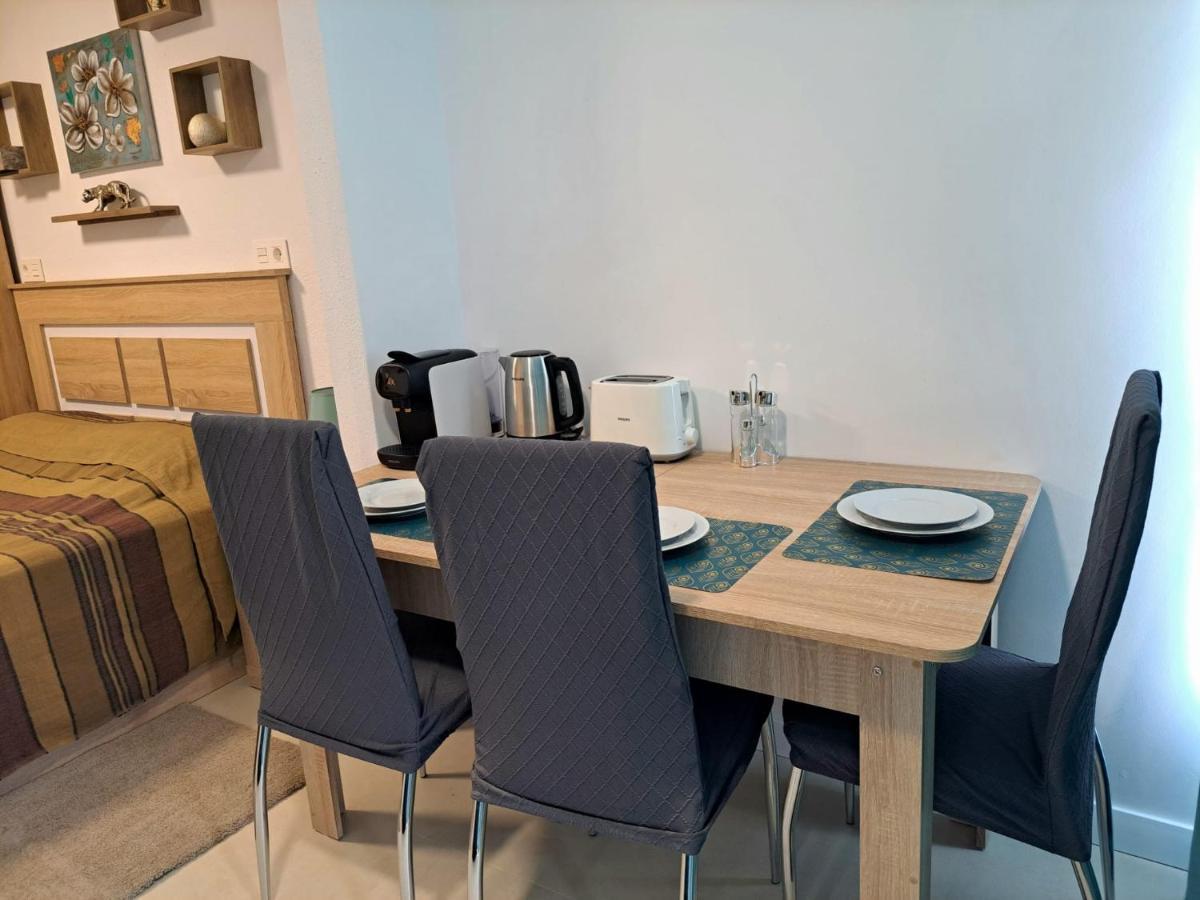 Comfortable Studio With Sea View Apartment Benidorm Bagian luar foto